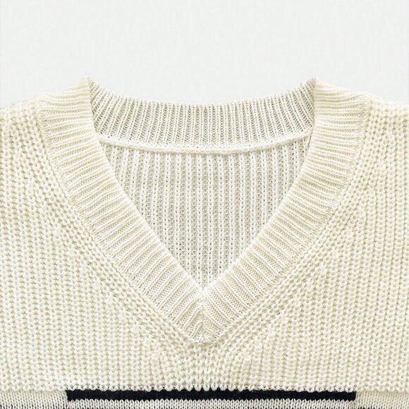 Casual Women's fun print Vneck Knit sweater - Picture 6 of 7